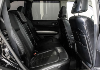 Подержанный автомобиль Nissan X-Trail 2010 года (19 фото)