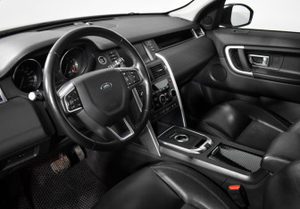 Подержанный автомобиль Land Rover Discovery Sport 2015 года (9 фото)