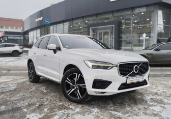 Подержанный автомобиль Volvo XC60 2019 года (3 фото)