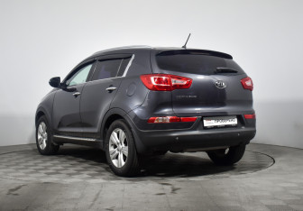 Подержанный автомобиль Kia Sportage 2011 года (7 фото)