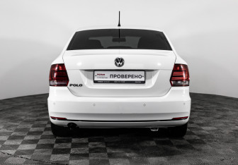 Подержанный автомобиль Volkswagen Polo Sedan 2016 года (6 фото)