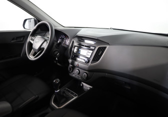 Подержанный автомобиль Hyundai Creta 2018 года (11 фото)