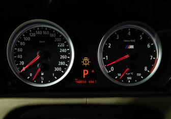 Подержанный автомобиль BMW X6 M 2011 года (12 фото)