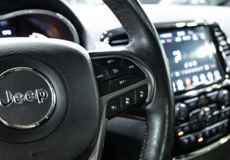 Подержанный автомобиль Jeep Grand Cherokee 2019 года (28 фото)