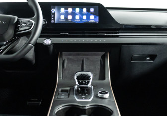 Подержанный автомобиль Omoda C5 2023 года (14 фото)