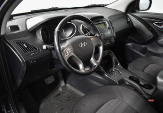 Подержанный автомобиль Hyundai ix35 2014 года (9 фото)