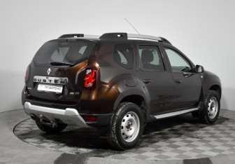 Подержанный автомобиль Renault Duster 2018 года (5 фото)
