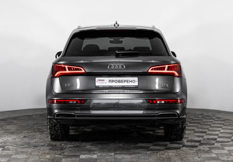Подержанный автомобиль Audi Q5 2017 года (9 фото)