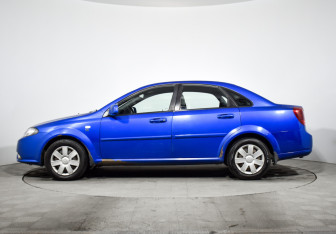 Подержанный автомобиль Daewoo Gentra Sedan 2014 года (8 фото)