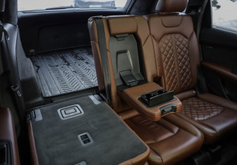 Подержанный автомобиль Audi Q7 2017 года (36 фото)