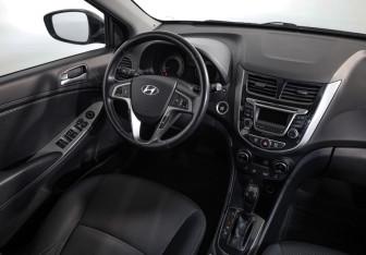 Подержанный автомобиль Hyundai Solaris Hatchback 2015 года (7 фото)