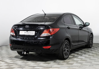 Подержанный автомобиль Hyundai Solaris Sedan 2011 года (5 фото)