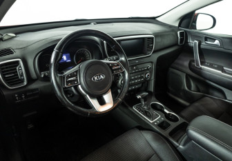 Подержанный автомобиль Kia Sportage 2020 года (11 фото)