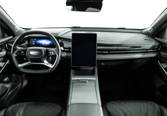 Подержанный автомобиль Geely Preface 2024 года (13 фото)