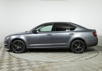 Подержанный автомобиль Skoda Octavia Liftback 2017 года (8 фото)