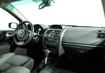 Подержанный автомобиль Renault Megane Sedan 2008 года (9 фото)
