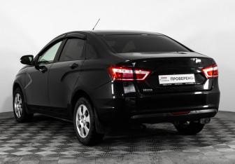 Подержанный автомобиль LADA (ВАЗ) Vesta Sedan 2017 года (7 фото)