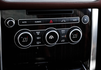 Подержанный автомобиль Land Rover Range Rover 2016 года (15 фото)