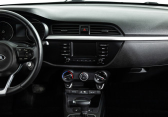 Подержанный автомобиль Kia Rio Sedan 2020 года (14 фото)