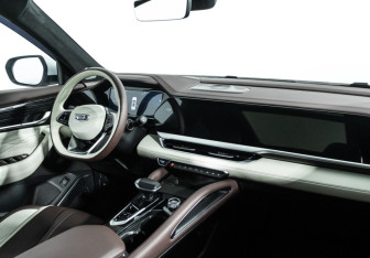 Подержанный автомобиль Geely Monjaro 2023 года (9 фото)