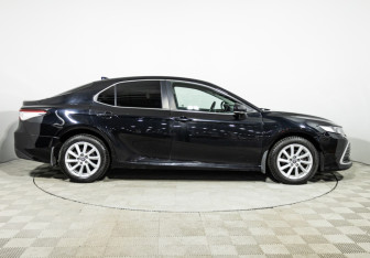 Подержанный автомобиль Toyota Camry Sedan 2021 года (4 фото)