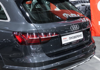 Подержанный автомобиль Audi A4 allroad 2020 года (10 фото)