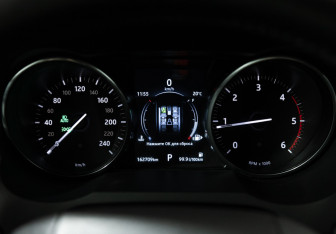 Подержанный автомобиль Land Rover Range Rover Evoque 2017 года (12 фото)