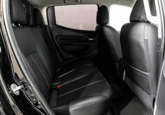 Подержанный автомобиль Mitsubishi L200 2022 года (20 фото)