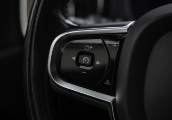 Подержанный автомобиль Volvo XC60 2020 года (13 фото)