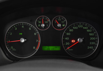 Подержанный автомобиль Ford Focus Sedan 2007 года (19 фото)