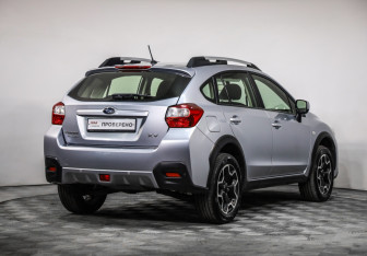 Подержанный автомобиль Subaru XV 2013 года (5 фото)