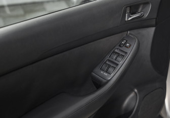 Подержанный автомобиль Toyota Avensis Sedan 2008 года (20 фото)