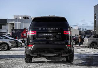 Подержанный автомобиль Land Rover Discovery 2017 года (7 фото)