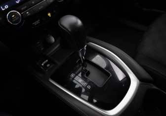 Подержанный автомобиль Nissan Qashqai 2017 года (12 фото)