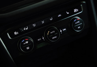 Подержанный автомобиль Volkswagen Tiguan 2019 года (14 фото)