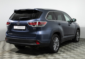 Подержанный автомобиль Toyota Highlander 2014 года (5 фото)