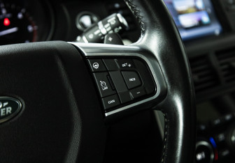 Подержанный автомобиль Land Rover Discovery Sport 2017 года (19 фото)