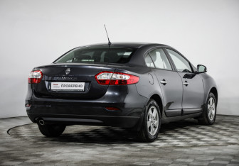 Подержанный автомобиль Renault Fluence 2010 года (5 фото)