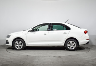 Подержанный автомобиль Skoda Rapid Liftback 2020 года (7 фото)