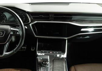 Подержанный автомобиль Audi A7 2019 года (14 фото)