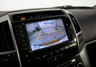 Подержанный автомобиль Toyota Land Cruiser Suv 2012 года (21 фото)