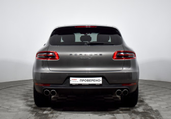 Подержанный автомобиль Porsche Macan 2015 года (6 фото)