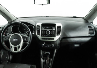 Подержанный автомобиль Kia Venga 2016 года (13 фото)