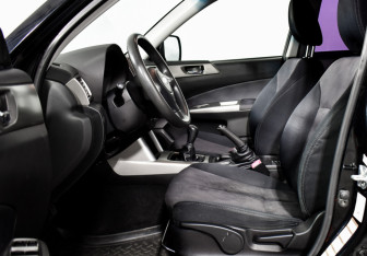 Подержанный автомобиль Subaru Forester Suv 2008 года (10 фото)
