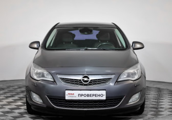 Подержанный автомобиль Opel Astra Hatchback 2011 года (2 фото)