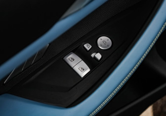 Подержанный автомобиль BMW M4 Coupe 2024 года (27 фото)