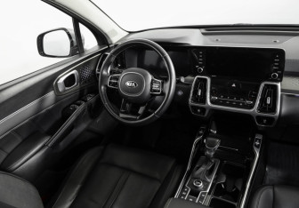 Подержанный автомобиль Kia Sorento 2020 года (10 фото)