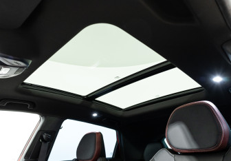 Подержанный автомобиль Geely Coolray 2023 года (17 фото)
