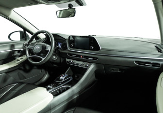 Подержанный автомобиль Hyundai Sonata 2020 года (9 фото)