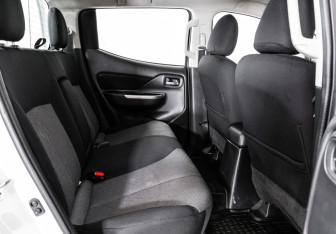 Подержанный автомобиль Mitsubishi L200 2022 года (22 фото)